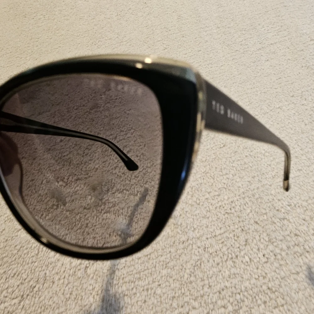 Ted Baker Black Sunglasses Cat Eye Luxury Contemporary Minimalist Summer Resort - Picture 5 of 12